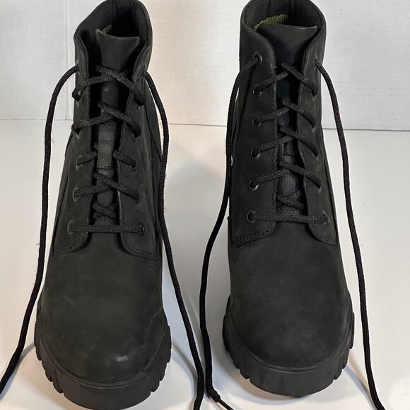 Ladies size 10 Timberland boots - Picture 1 of 16